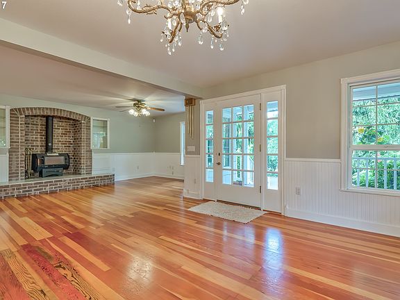 5th image of 131 Westover Dr