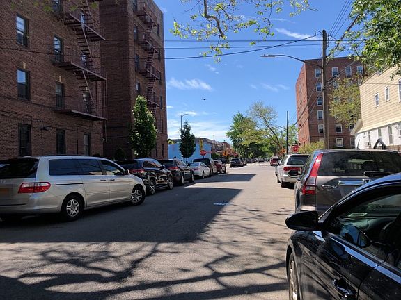 5th image of 2242 E 21st St