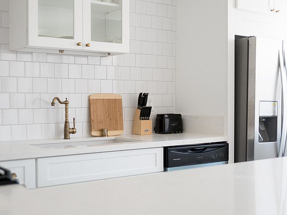 5th image of 840 N Coronado St #12