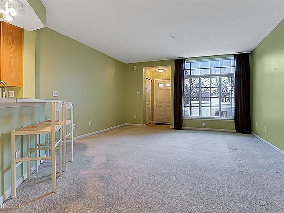 5th image of 9440-B Enclave Dr #42