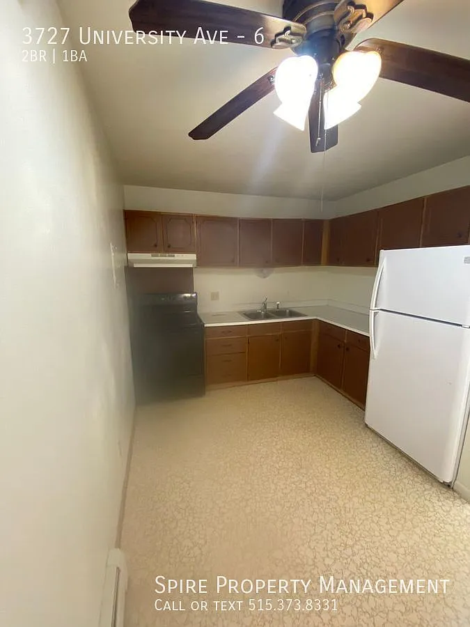 Lovely 2 bed/1 bath unit with a patio just minutes from Drake! — Photo 1