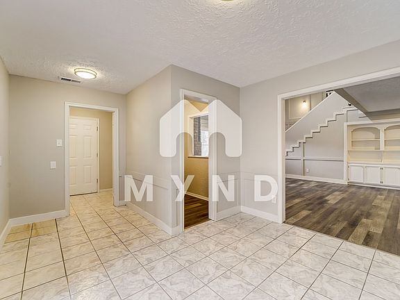 4th image of 5911 Green Springs Dr