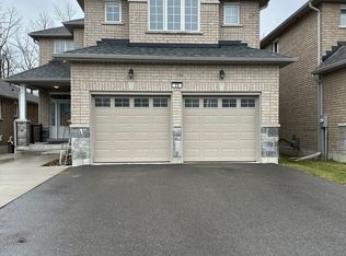 39 Summer Ln, Selwyn, ON K9L 0G4