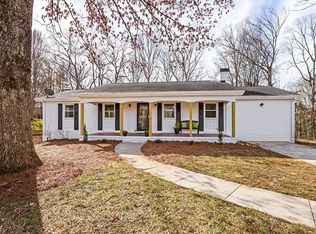 1532 W Fairfield Dr, Mount Airy, NC 27030