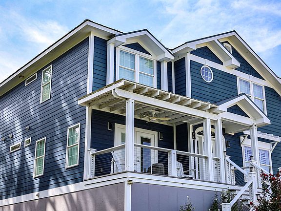 4th image of 100 Oak Bay Dr.