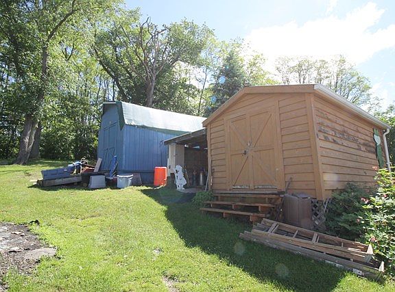 4th image of 127 Coddington Pl