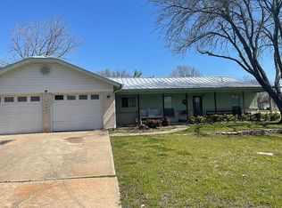 105 Wildcat Dr, Elgin, TX 78621