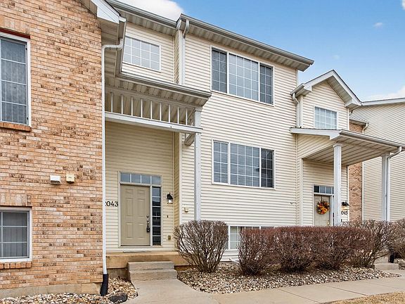 2nd image of 2043 Derby Ln