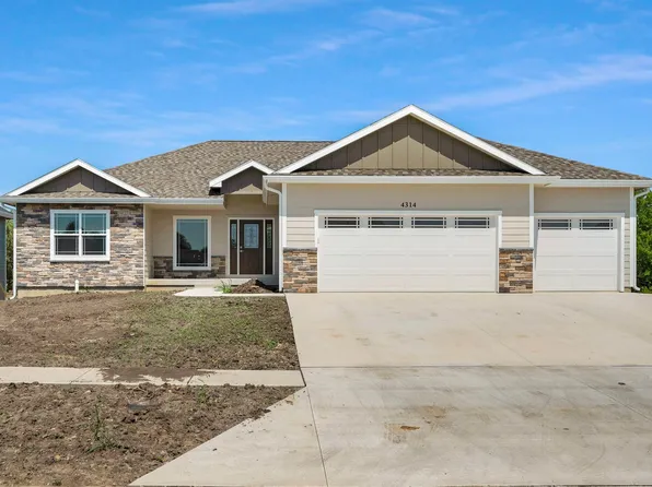 4313 SW Lakeside Dr, Topeka, KS 66610