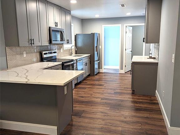 2nd image of 9408 Roslan Pl