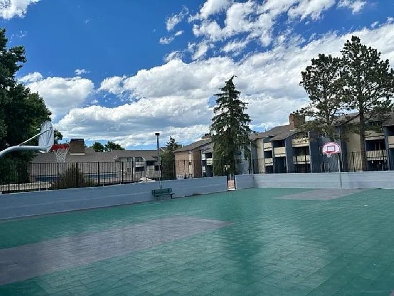 The Grove Apartments — Photo 18