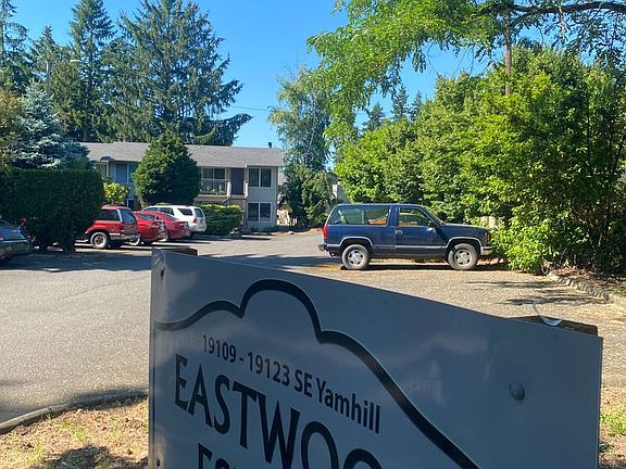 2nd image of 19109-19123 SE Yamhill St #19121