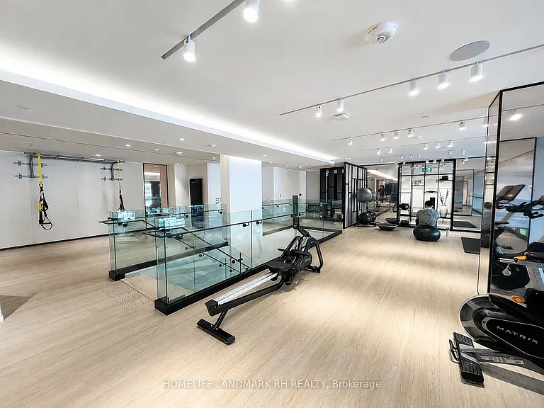 120 Broadway Ave #LPH06 — Photo 18