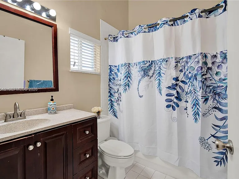 14138 SW 164th Ter — Photo 22