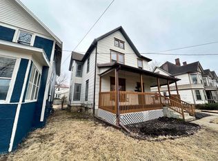 1031 S Chicago Ave, Freeport, IL 61032