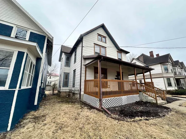 1031 S Chicago Ave, Freeport, IL 61032