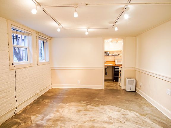 4th image of 2257 NW Glisan St APT 10
