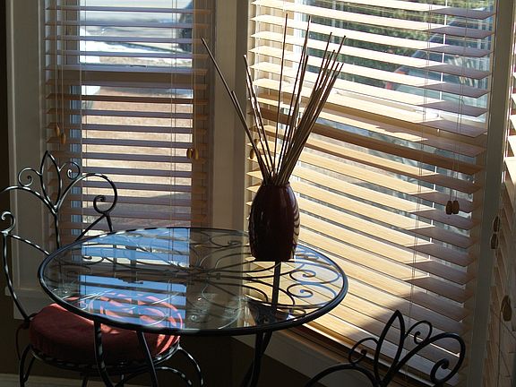 Breakfast Nook at Side Entry