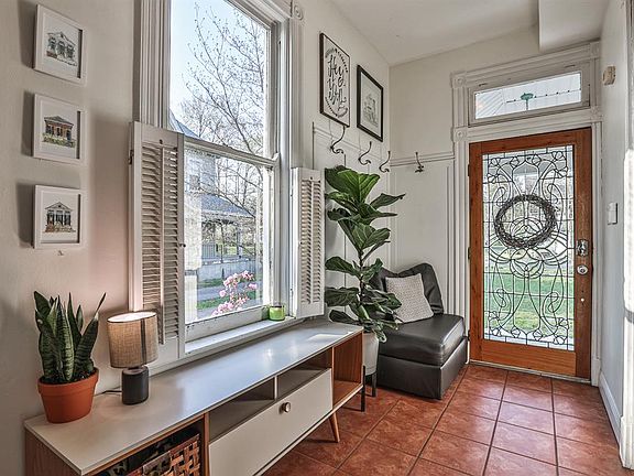 4th image of 214 Parkway Ave
