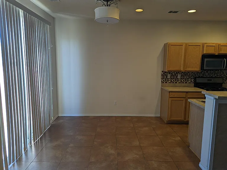 2320 Academic Pl SE — Photo 10