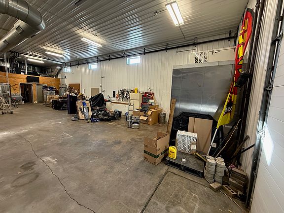 5th image of 1104 E Main St