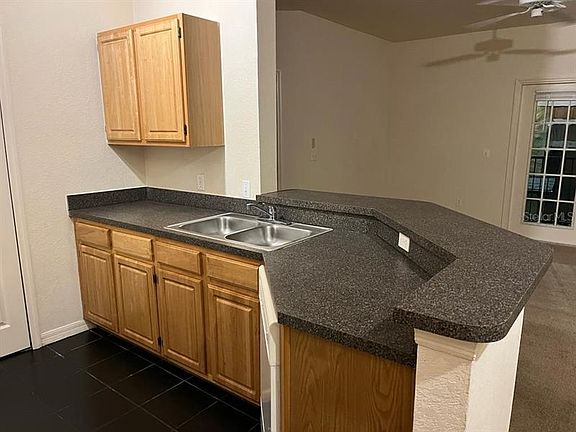 5th image of 6025 Westgate Dr APT 2526