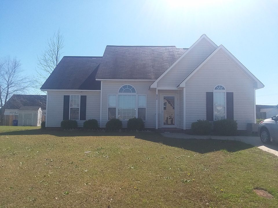 1st image of 924 Penncross Dr