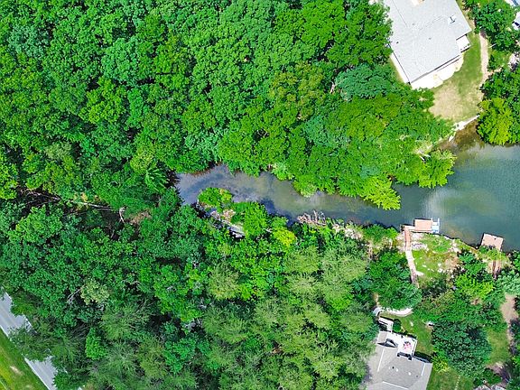 2nd image of 465 Saint George Dr
