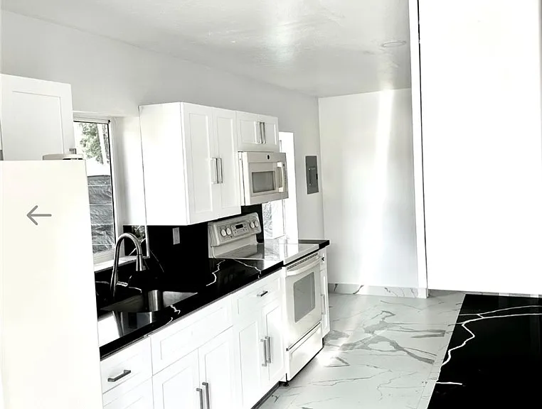 112 Memorial Dr — Photo 13