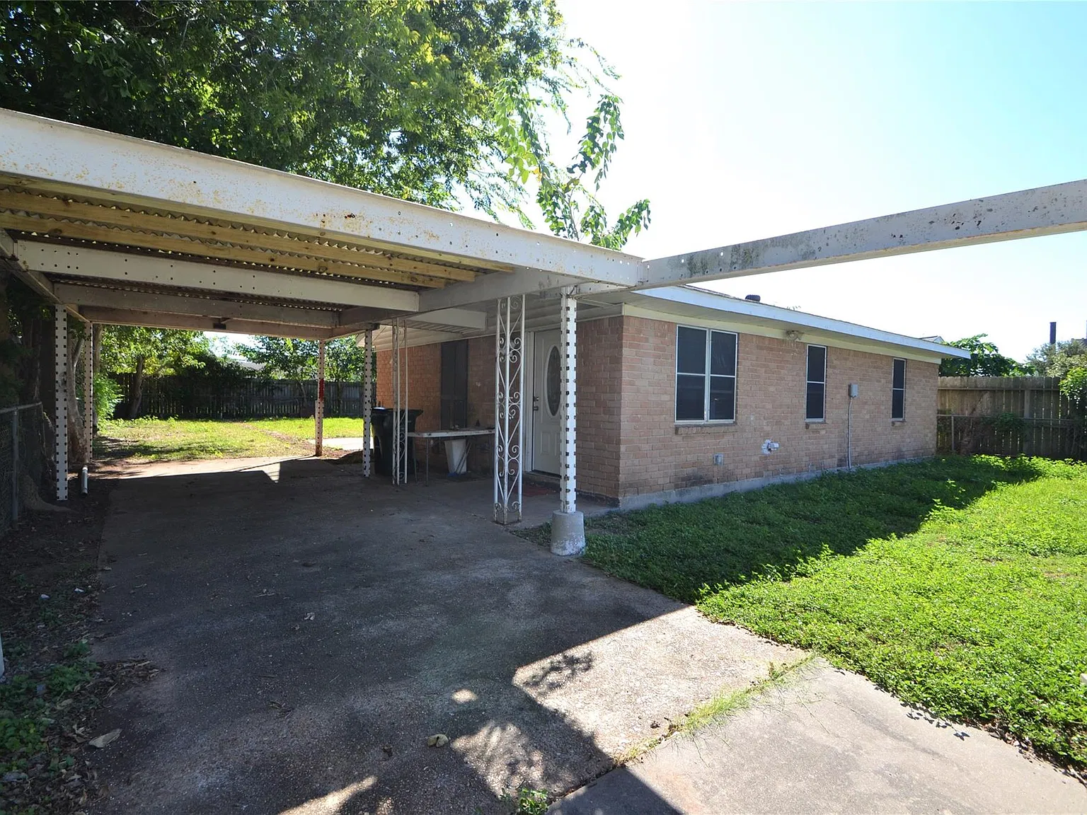 2 bed, 1.0 bath, 850 sqft, $1,475 — Photo 1