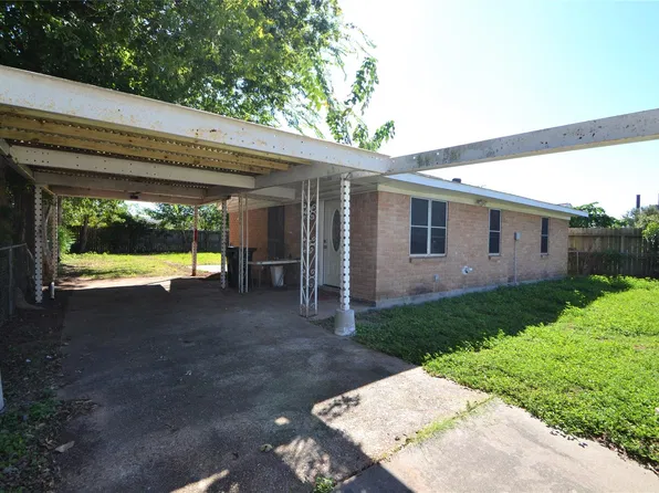 406 Pine St, Sugar Land, TX 77498
