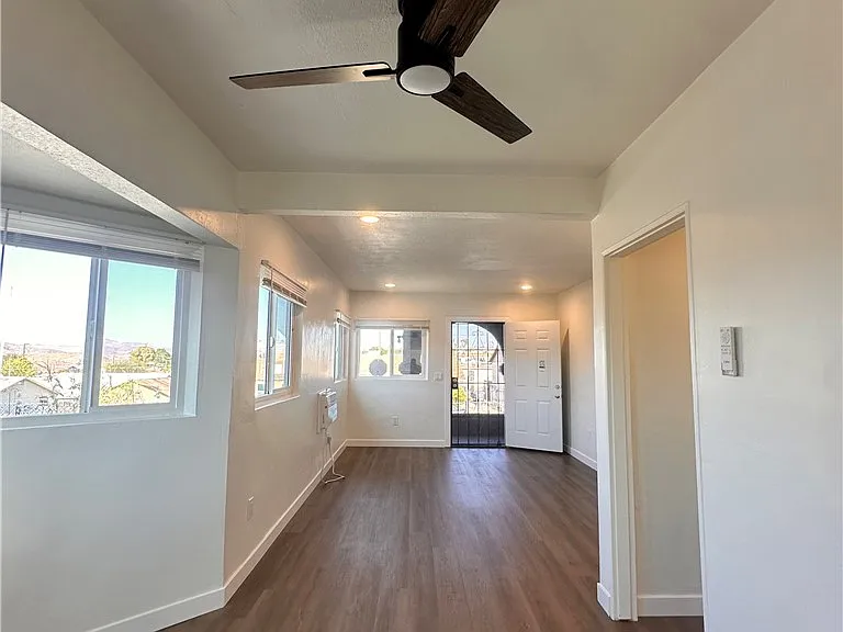 314 Wilshire Pl — Photo 20
