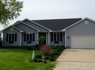 12618 Oakview Heights Dr, Story City, IA 50248
