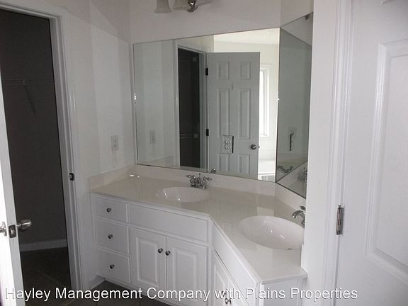 5th image of 106 Oak Park Dr