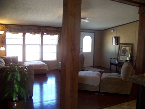4th image of 655 Lake Shore Dr