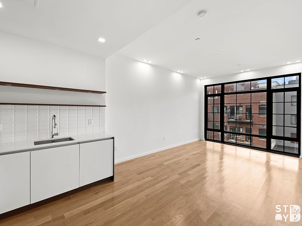1st image of 209 Jackson St #2B