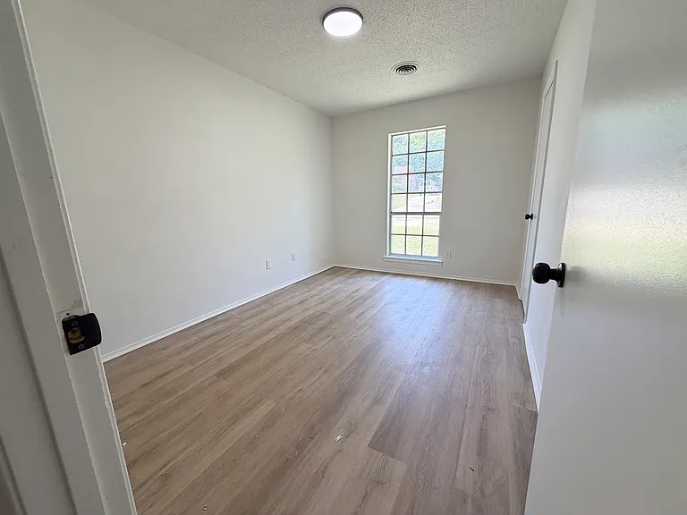 518 Placid Dr — Photo 13