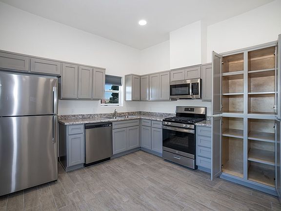 4th image of 195 N 17th Ave #201