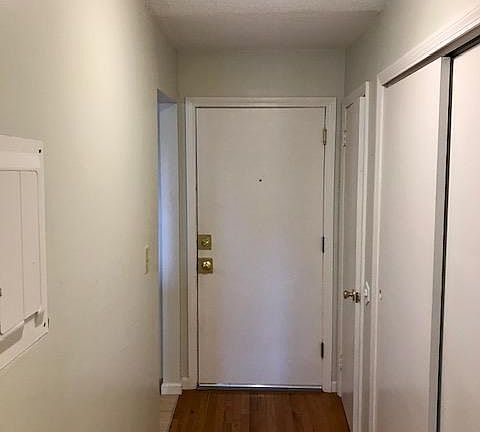 5th image of 460 Whalley Ave #412
