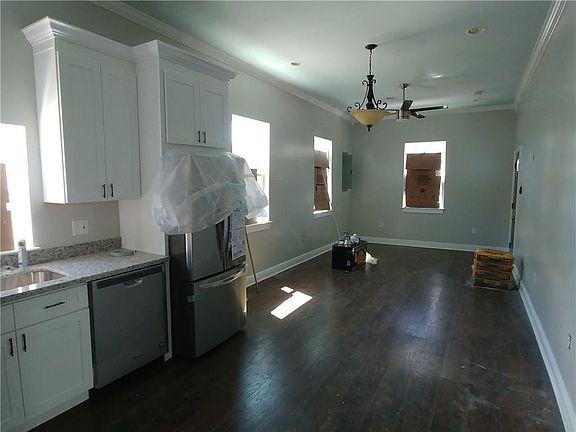 3rd image of 4229 Hollygrove St #A