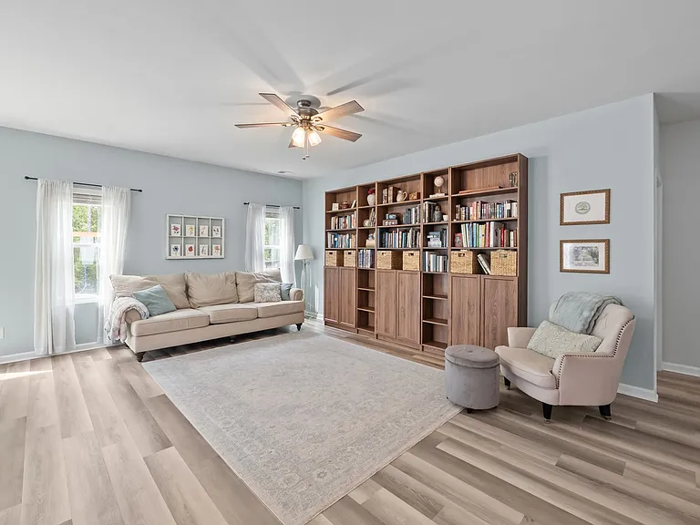 1431 Waybridge Way — Photo 9