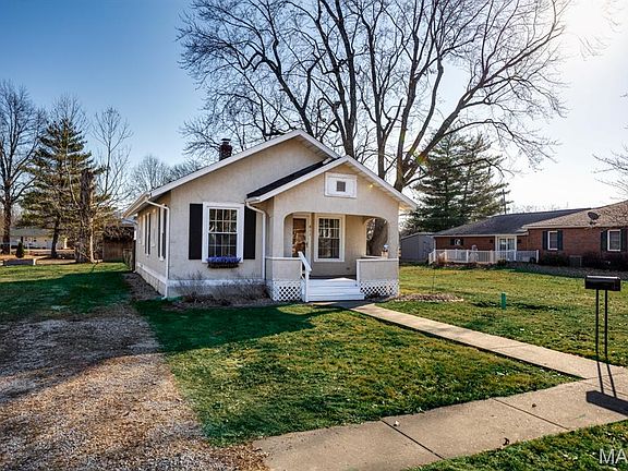 4th image of 811 Adams St