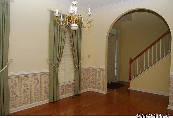 3rd image of 81 Whitfield Ln