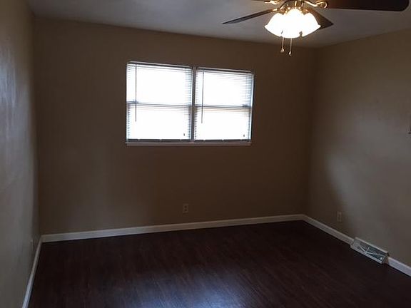 4th image of 1600 E Belle Ave