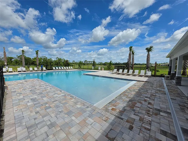 1009 Champion Ridge Dr — Photo 30
