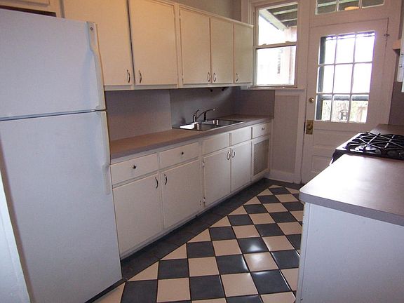 5th image of 115 S Colonial Ave