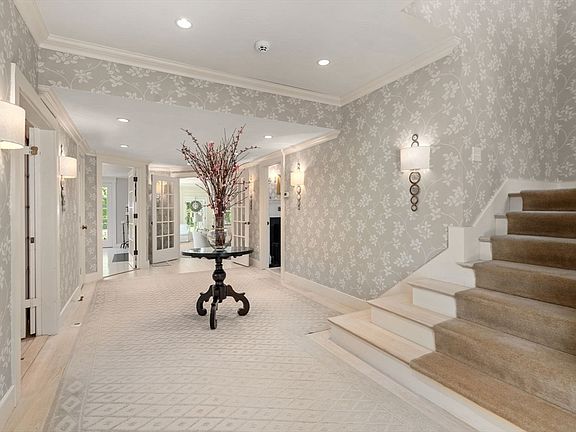 3rd image of 4 Claybrook Rd