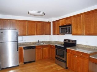 2935 N Sheridan Rd #11, Chicago, IL 60657