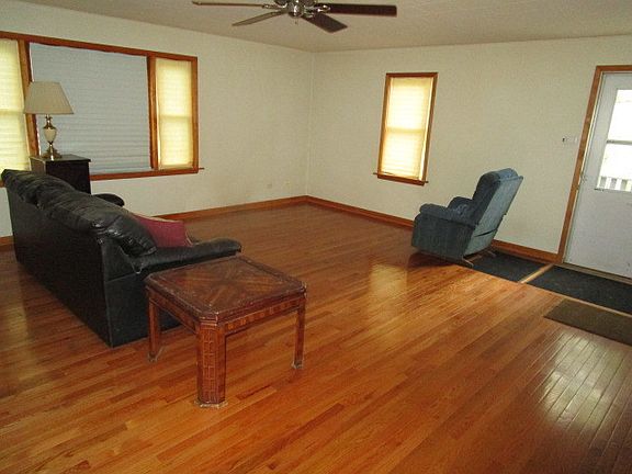 4th image of 437 E 158th St