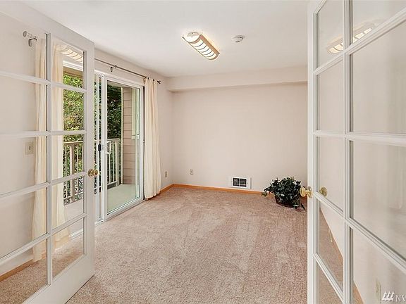 5th image of 7418 W Lake Sammamish Pkwy NE